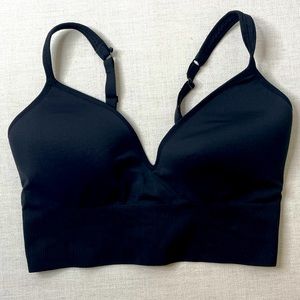 Athleta Embrace Sports bra